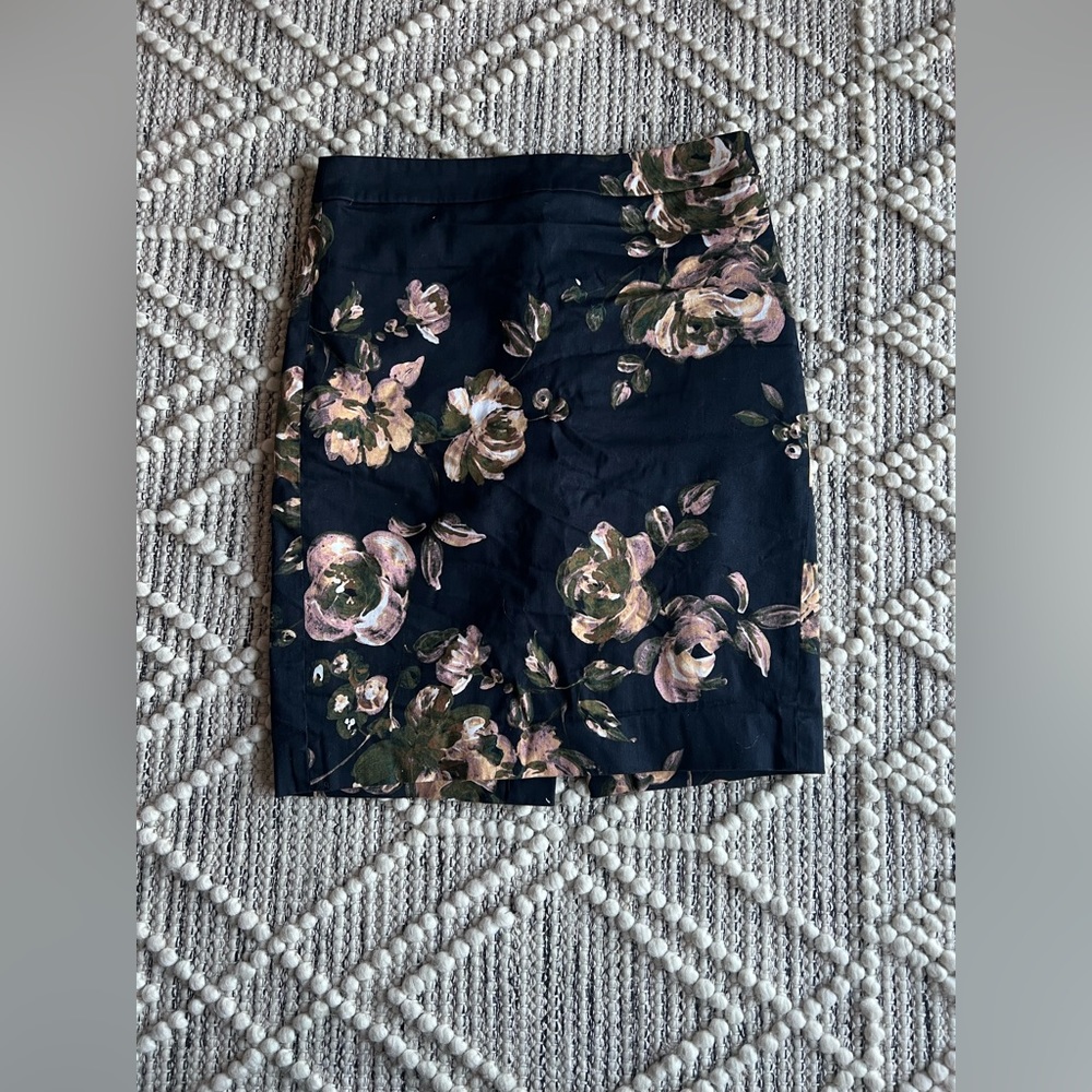 🌱J. Crew Floral Pencil Skirt